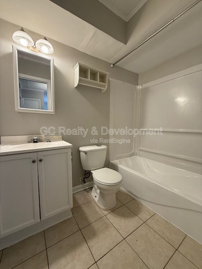 Building Photo - 243 Uteg St