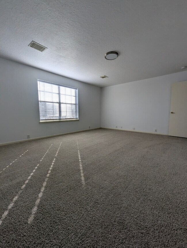 Building Photo - 13422 Sarento Village