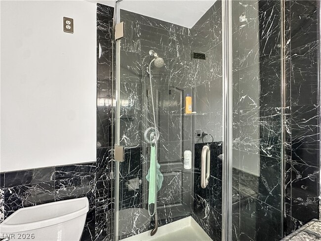 Building Photo - 730 S Royal Crest Cir