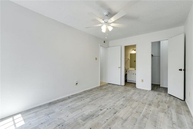 Building Photo - 16803 Pocono Dr