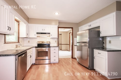 Building Photo - 1835 S Abbey Cir