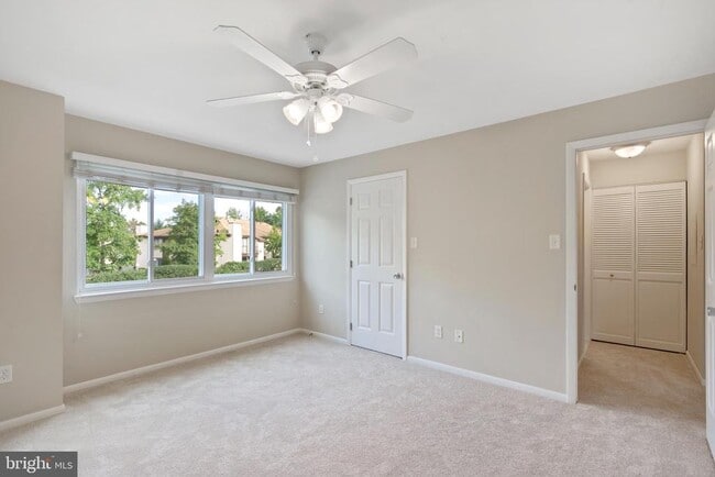 Building Photo - 2037 Lucas Ln