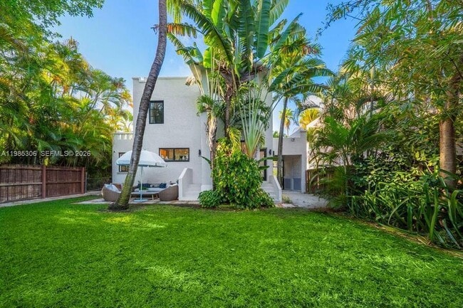 Building Photo - 151 NE 43rd St