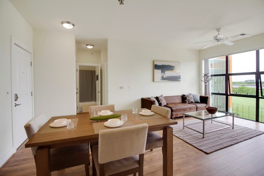 Building Photo - 200 S Peyton St