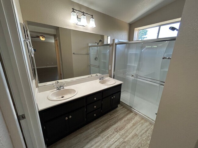 Building Photo - Beautiful Single Story 3 Bedroom, 2 Bath Antioch Home