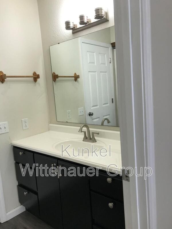 Building Photo - 19 Twin Oaks Dr