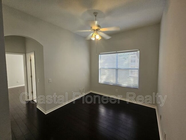 Building Photo - 10441 Greendale Dr