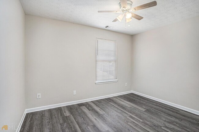 Building Photo - 1730 Bennett Dr