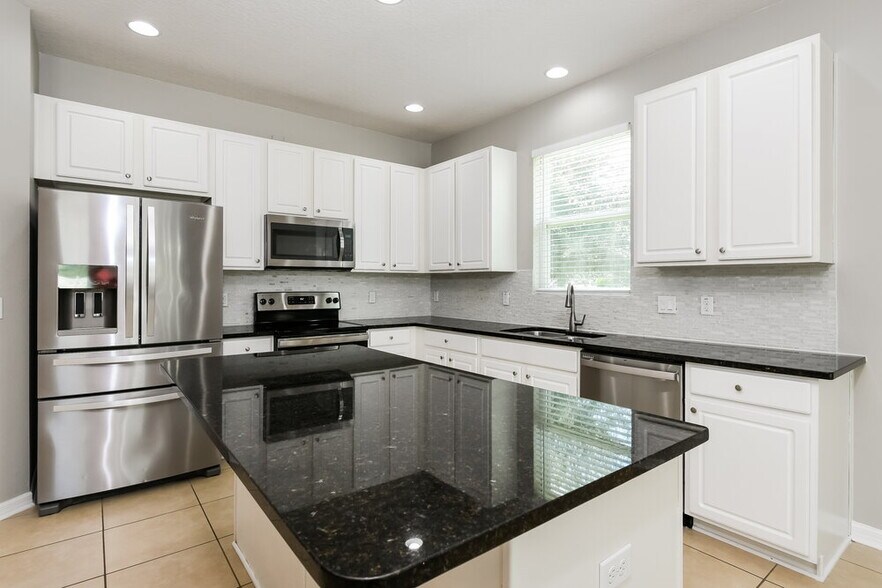 Building Photo - 1869 Castleton Dr