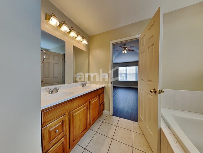 Building Photo - 4455 Hackberry Ct