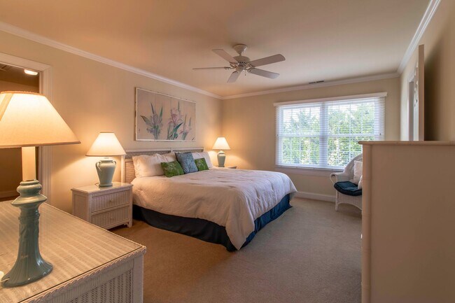 Building Photo - SHORT TERM - FURNISHED OR UNFURNISHED - SINGLE FAMILY - RBYCC