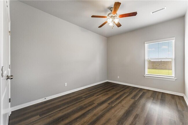 Building Photo - 241 Williams ct