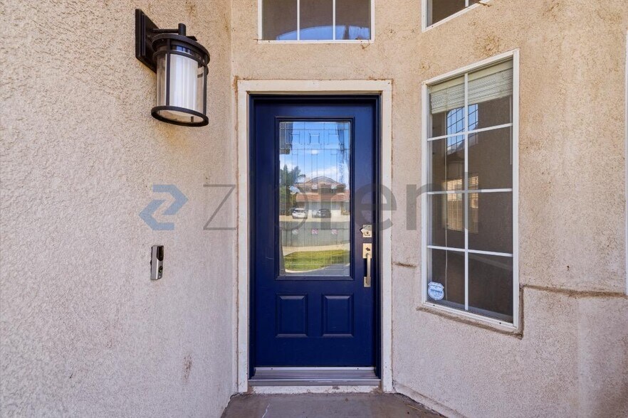 Building Photo - 27165 Hemingway Ct