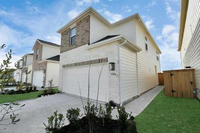 Building Photo - 1534 Revolution Way