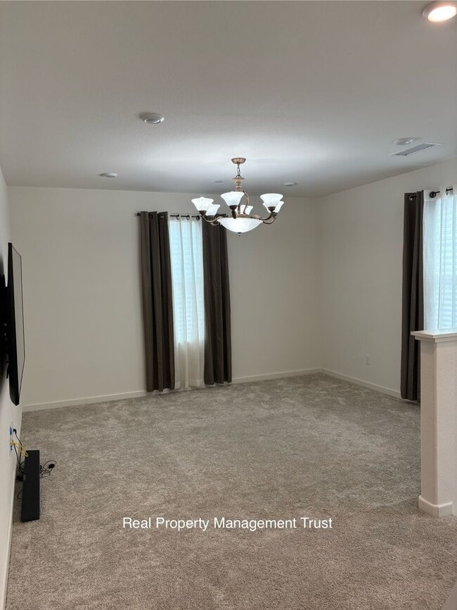 Building Photo - Meticulously Cared for Condo for Rent
