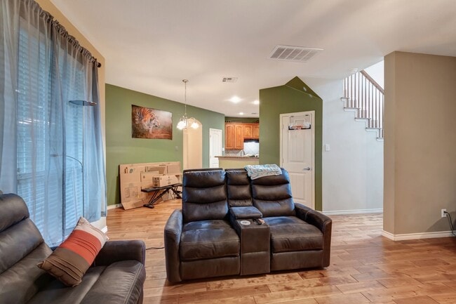 Building Photo - 5932 Desperado Dr