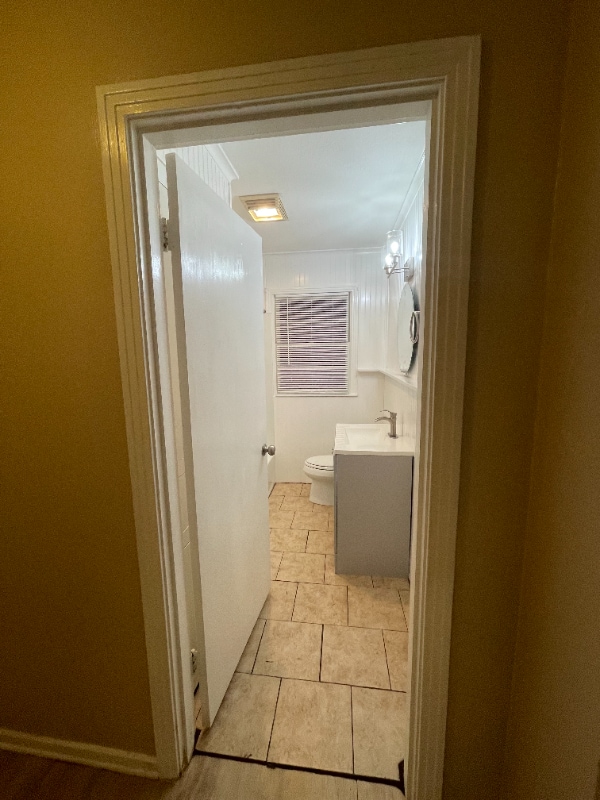 Building Photo - 405 Sheridan St