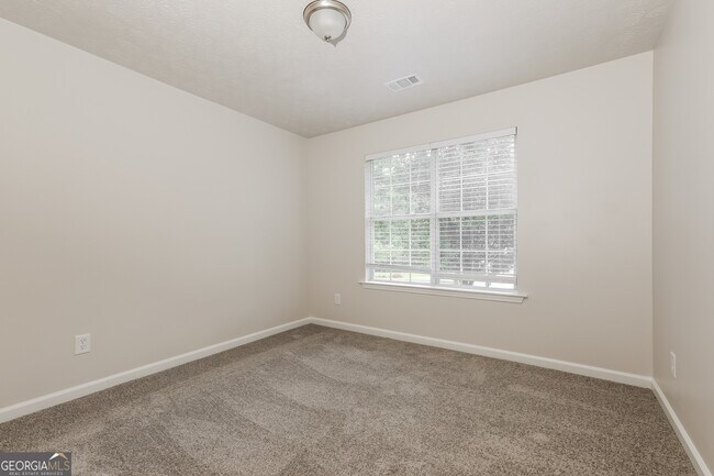 Building Photo - 136 Stoney Brook Way