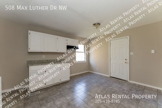 Building Photo - 508 Max Luther Dr NW
