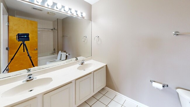 Building Photo - 6238 W 26th St