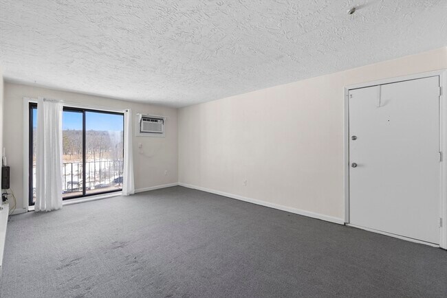 Building Photo - 276 Codman Hill Rd