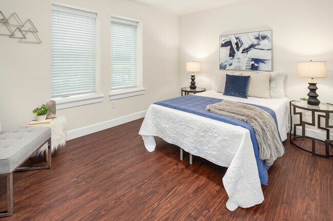 Building Photo - 1363 Chelsea Walk NE