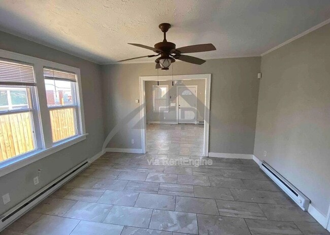 Building Photo - 1003 NE 17th St