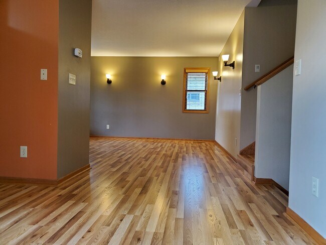 Building Photo - 1519 Portland Ave S