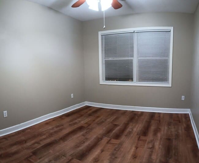 Building Photo - 3 Bedroom/2.5 Bath in Countryview Village