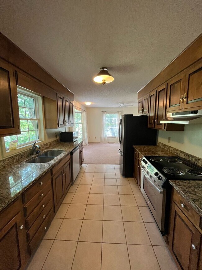 Building Photo - 3 Bed/2 Bath Home in Seneca, SC