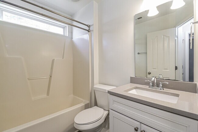 Building Photo - 13954 Dingess Rd