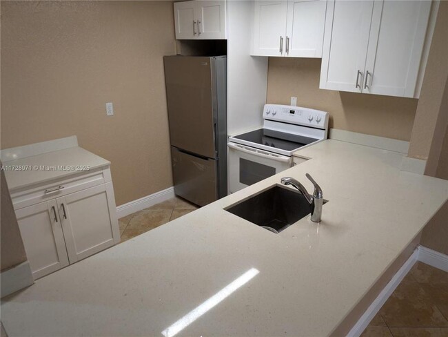 Building Photo - 1 bedroom in North Miami FL 33162