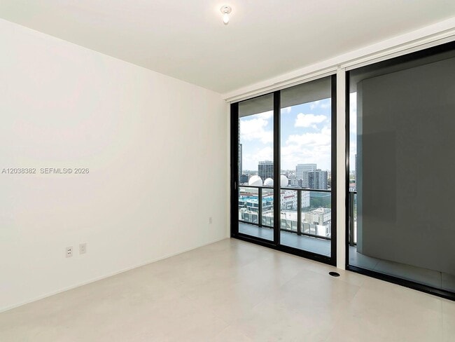Building Photo - 1000 Biscayne Blvd