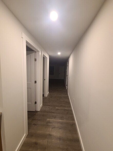 Building Photo - 975 PA-940