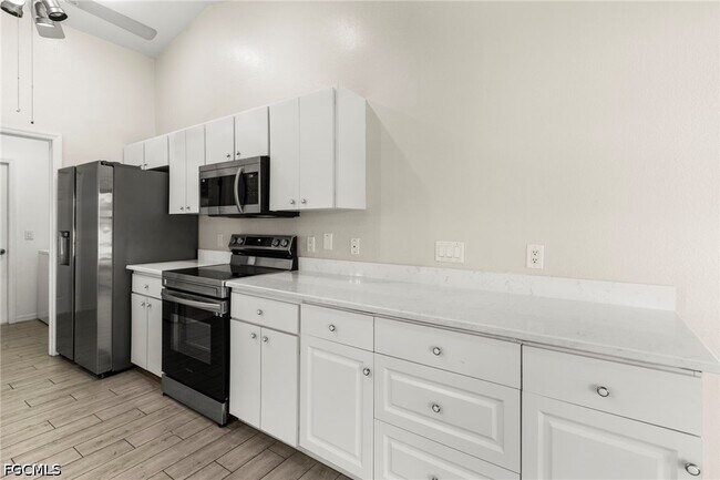 Building Photo - 1810 SW 22nd Terrace