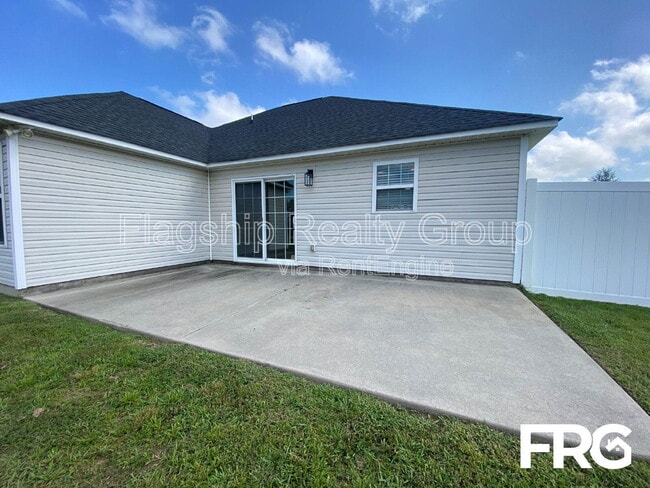 Building Photo - 203 Carew Dr