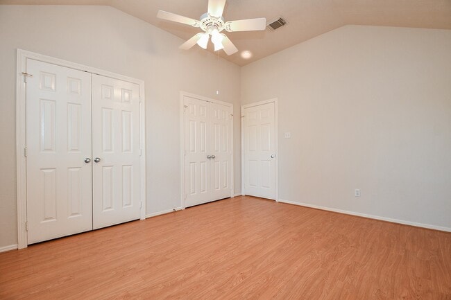 Building Photo - 6206 Fawnlake Dr