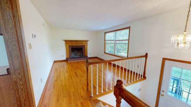 Building Photo - 975 Murray Ln