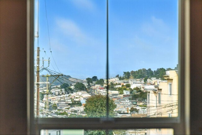 Building Photo - 1018 Ocean View Ave