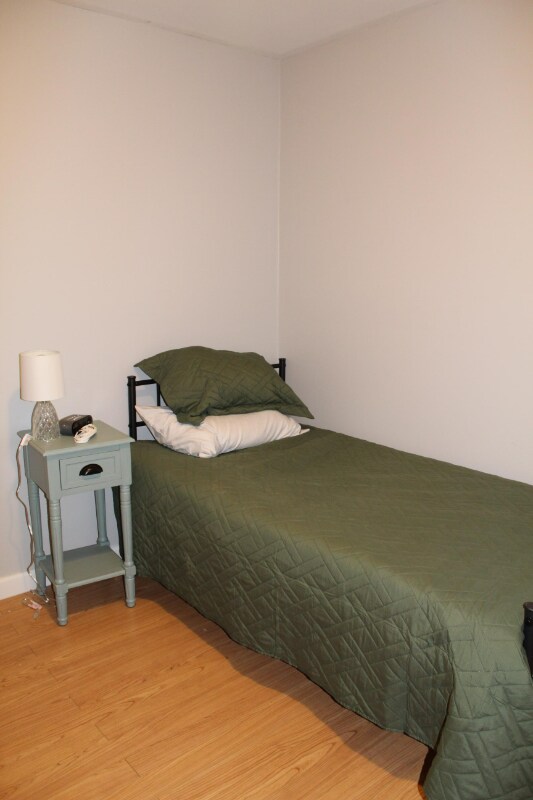 Building Photo - 12 Brooks Ave