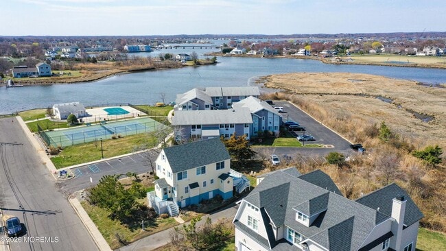 Building Photo - 47 Valentine St