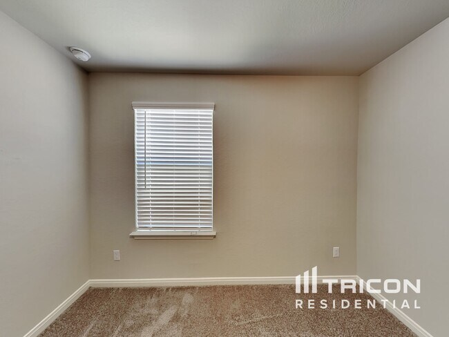 Building Photo - 5803 Nyla Wy