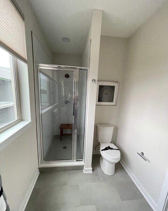 Building Photo - 3113 Beachview Ln