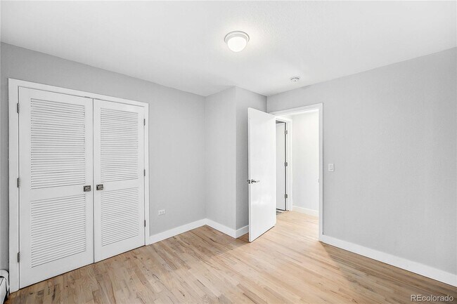 Building Photo - 4815 E 6th Ave Pkwy