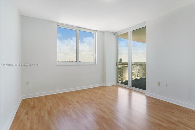 Building Photo - 1755 E Hallandale Beach Blvd