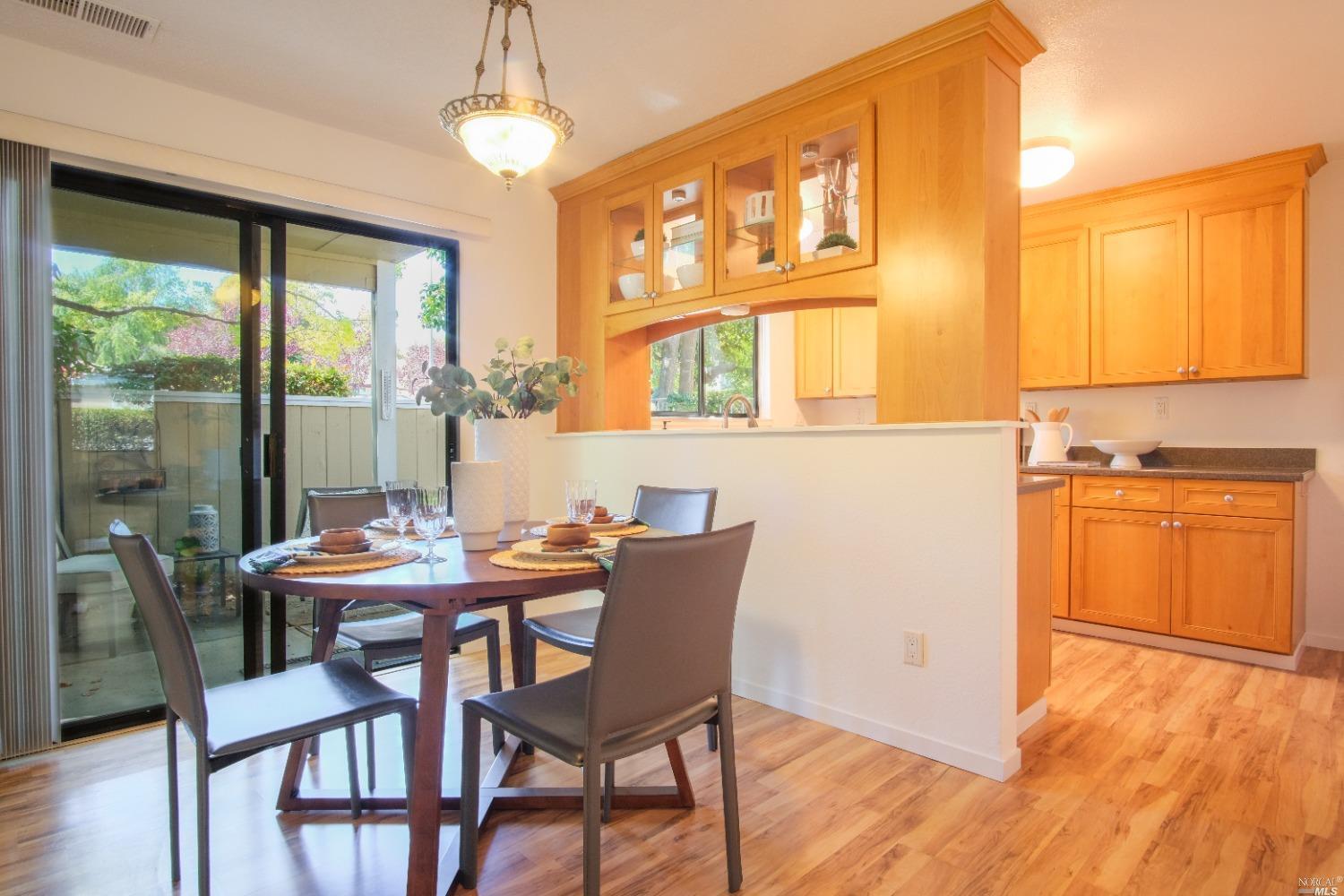 Dining area - 15 Hector Ln