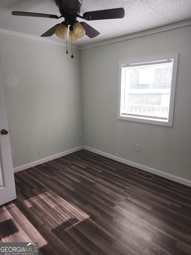 Building Photo - 1373 Elm Cir