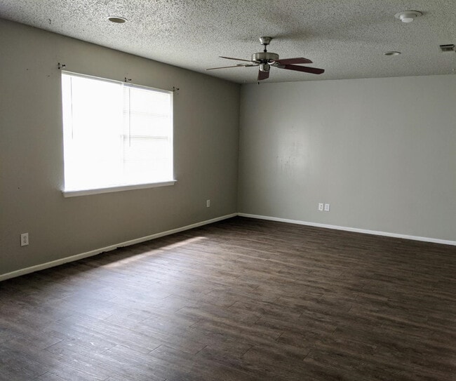 Building Photo - 5525 Fordham St