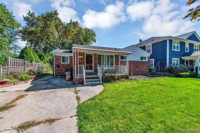 Building Photo - 3216 Maplewood Ave