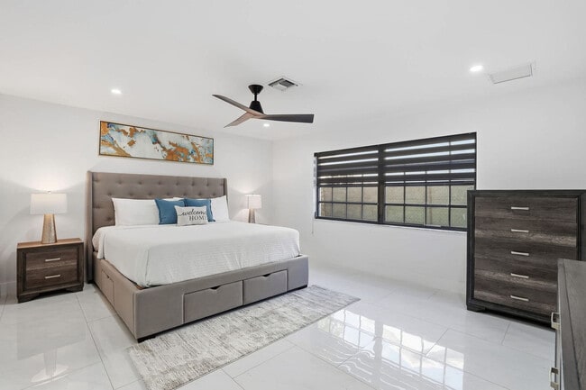 Building Photo - 208 Erie Dr